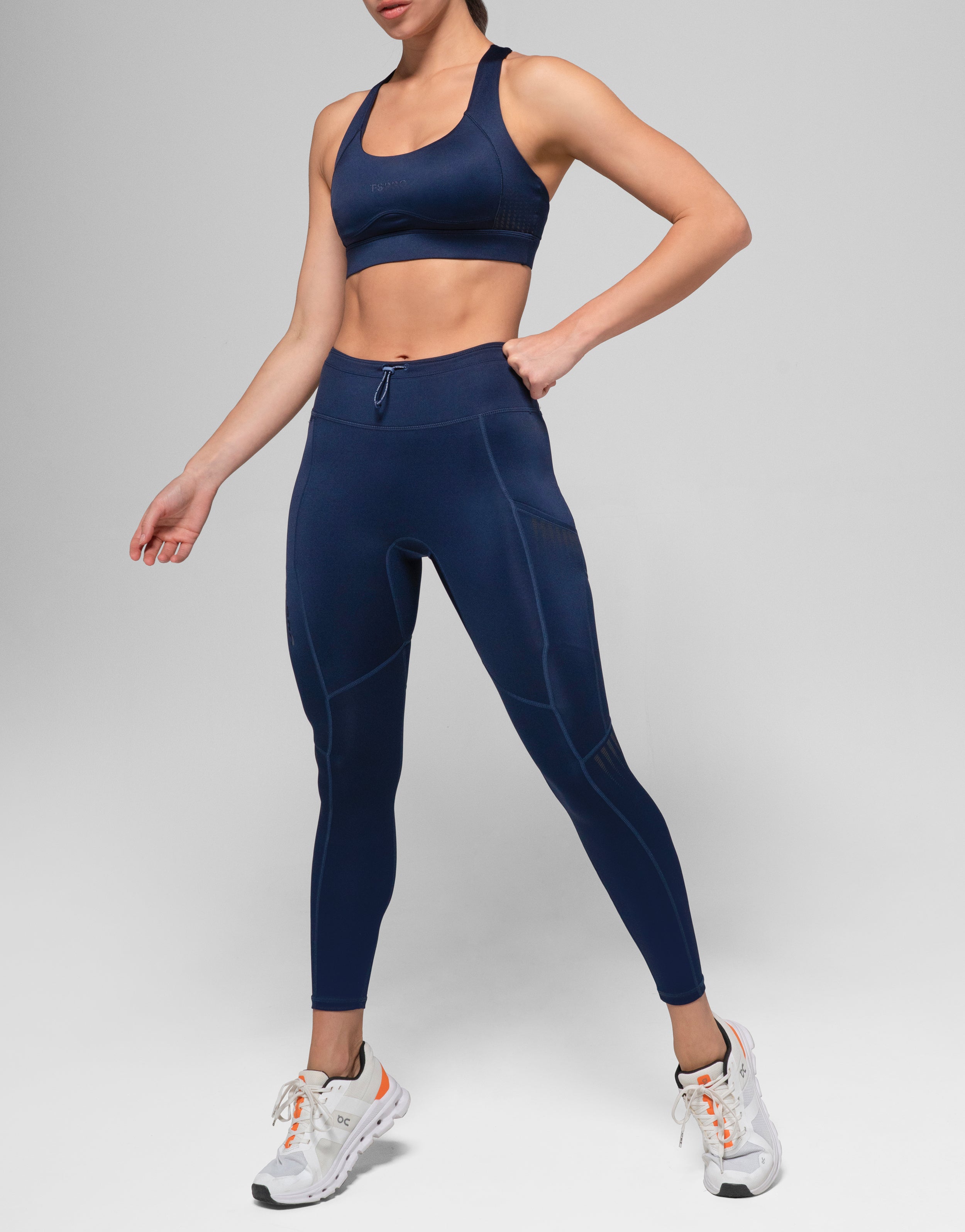 PRO NAVY ZIPPED TOP
