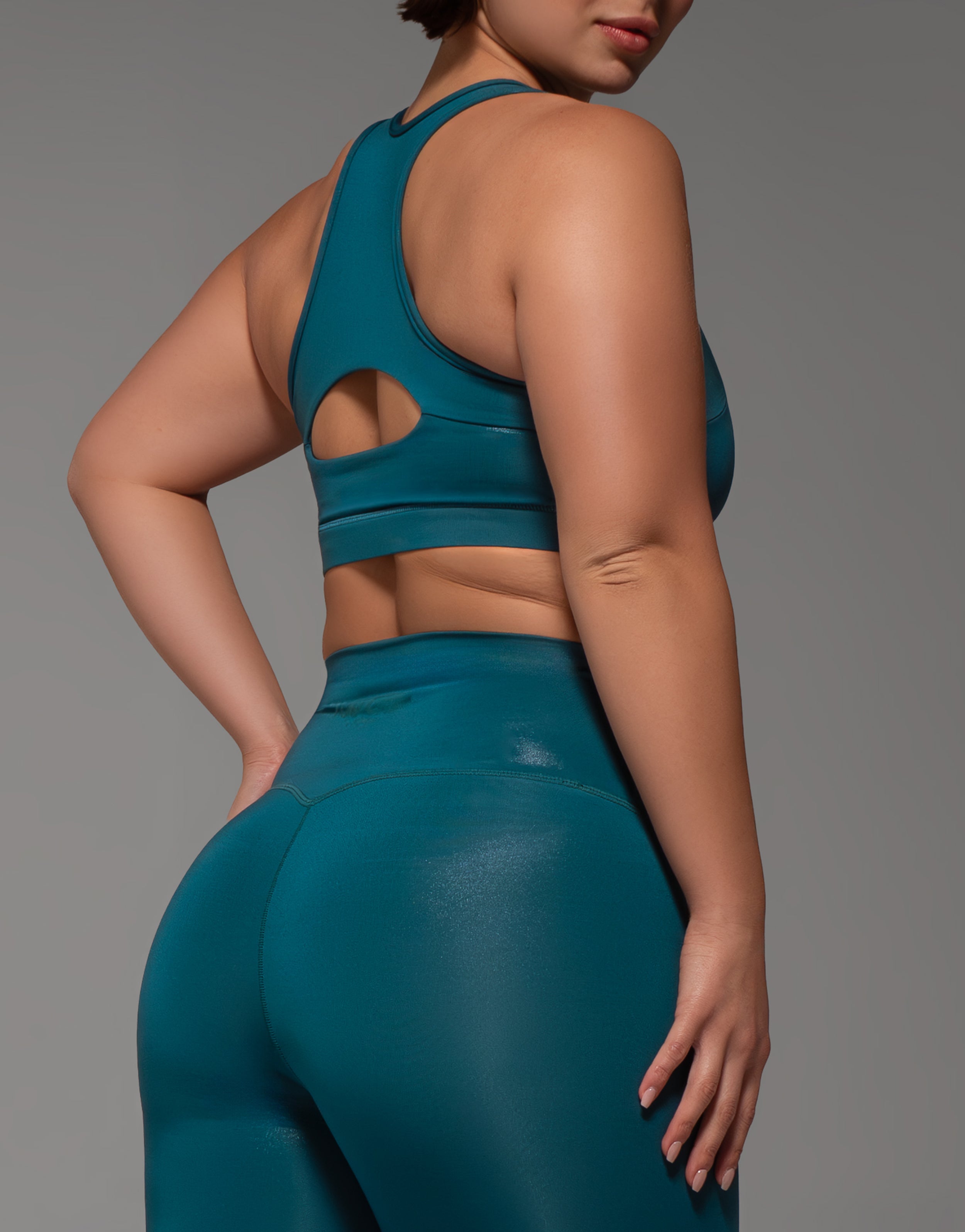 OLIVE SHINE TOP