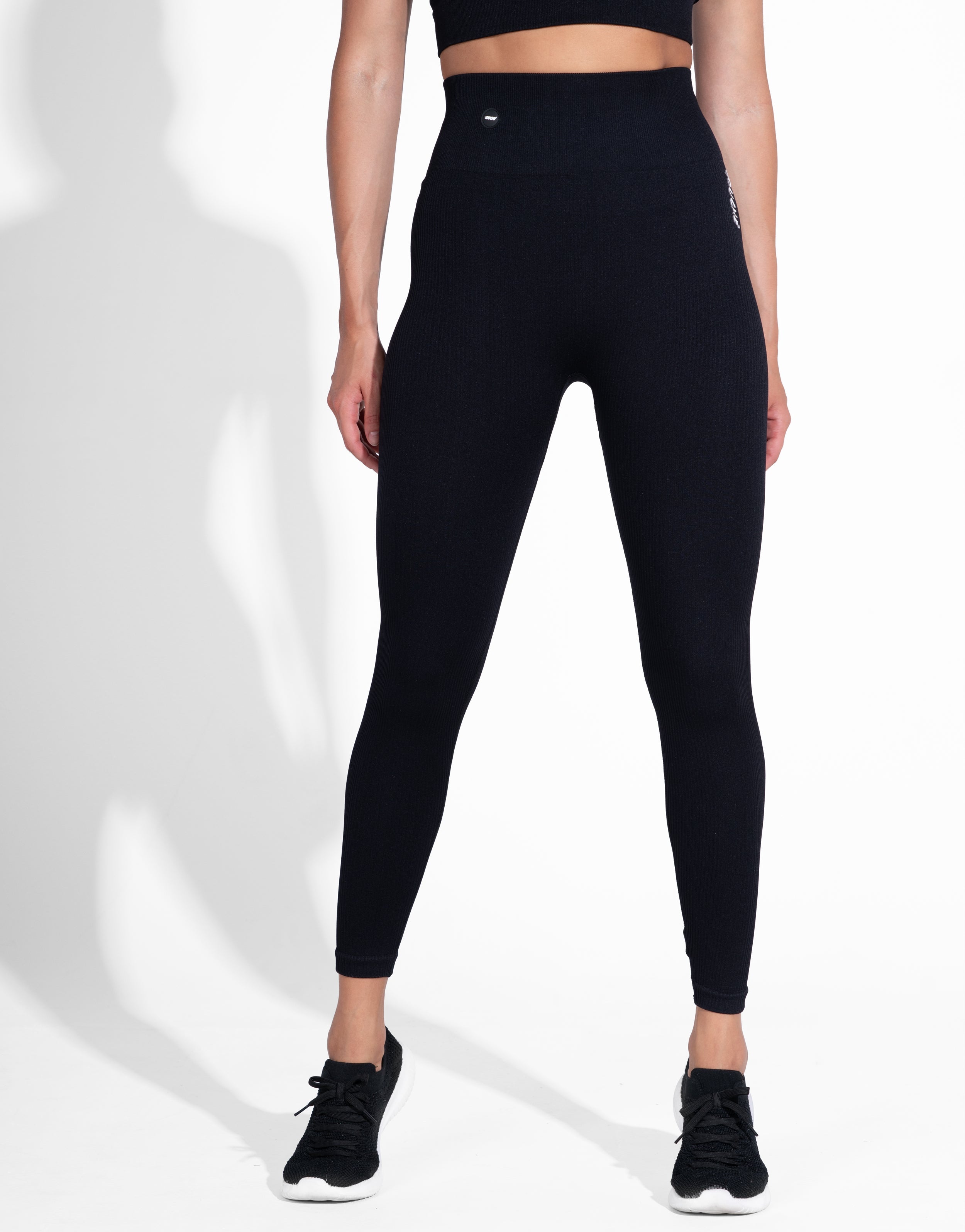 LUX BLACK SEAMLESS