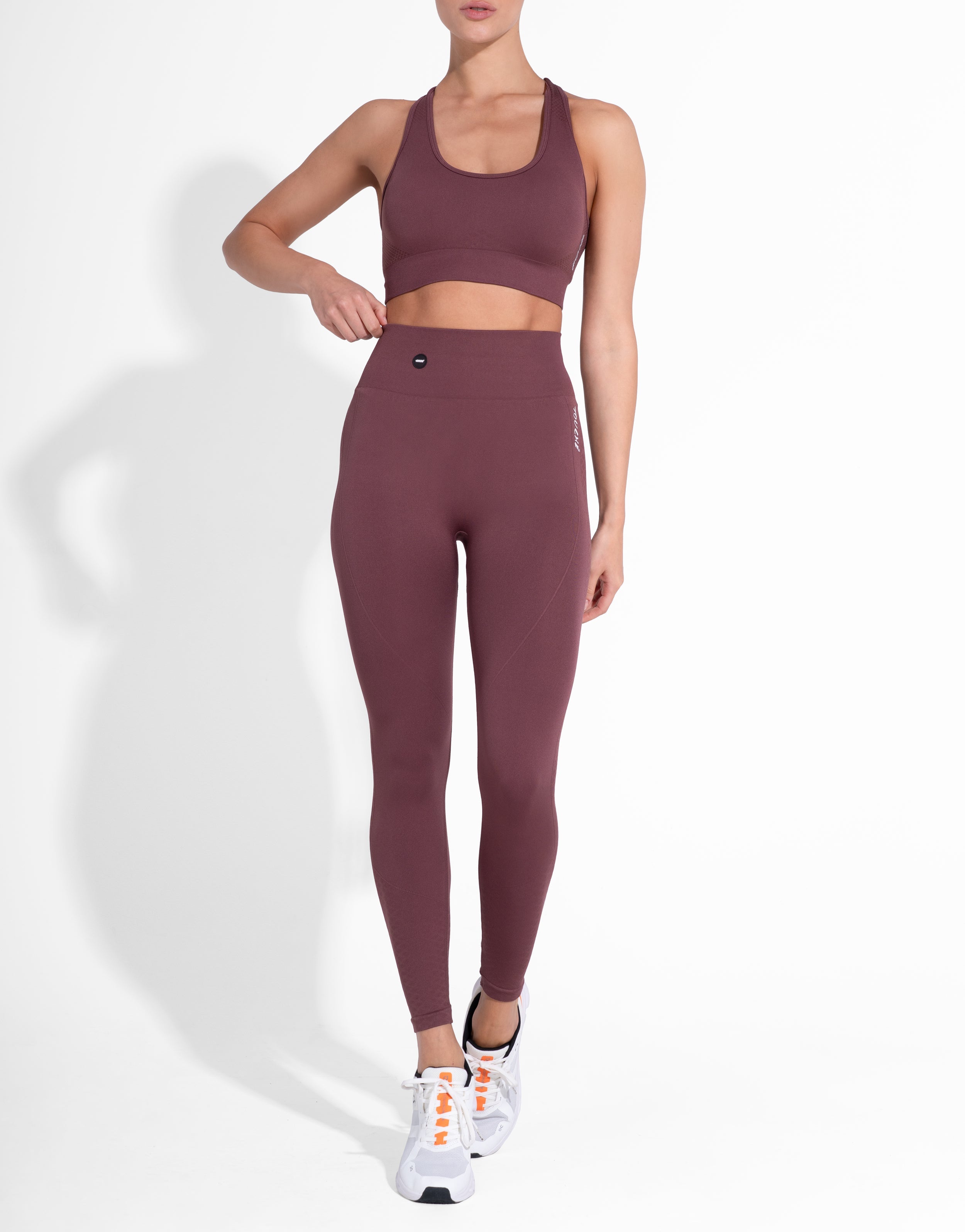 AEREO BROWN SEAMLESS TOP