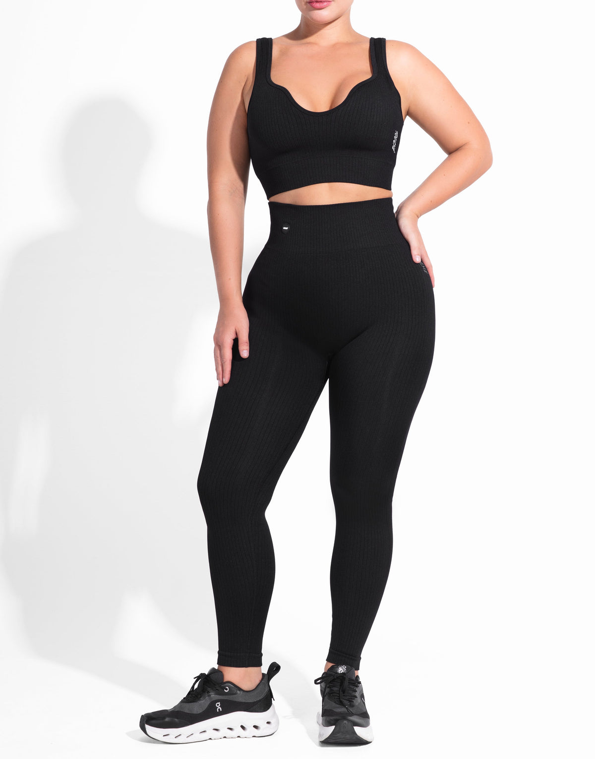 CURVE BLACK SEAMLESS