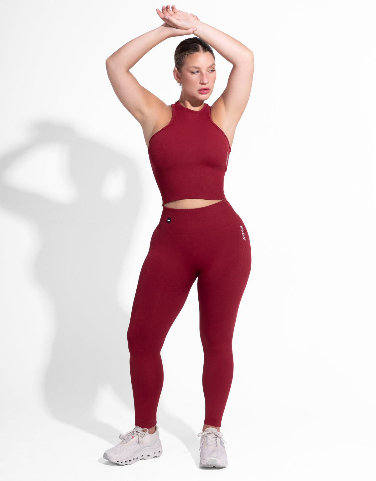 BASIC BURGUNDY SEAMLESS