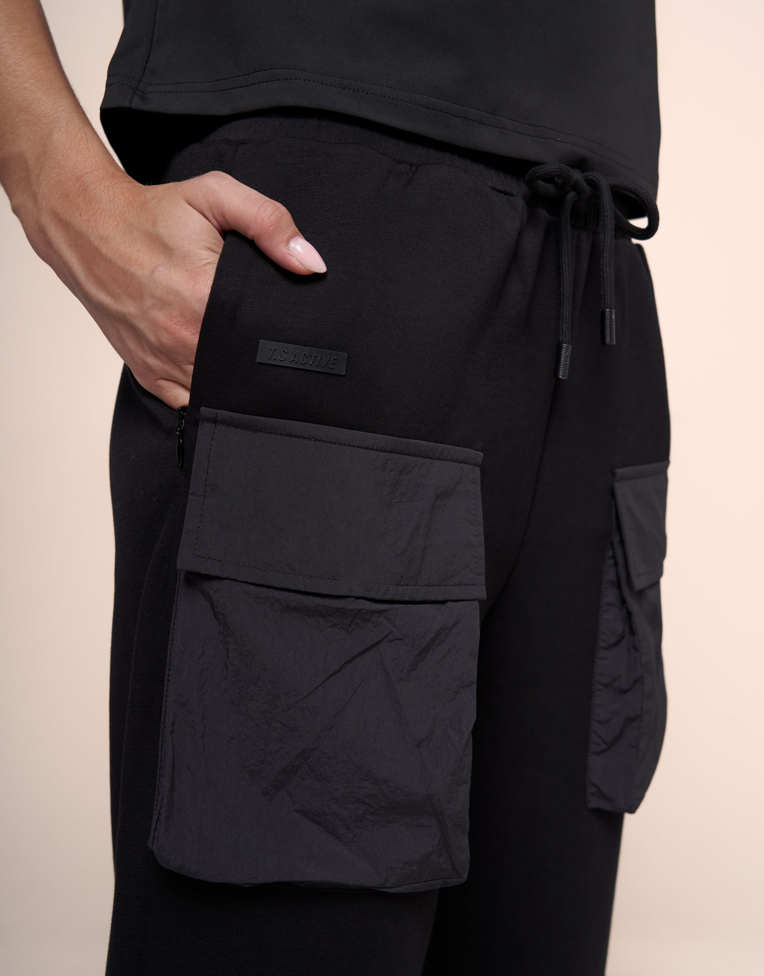 RHAPSODY BLACK JOGGER
