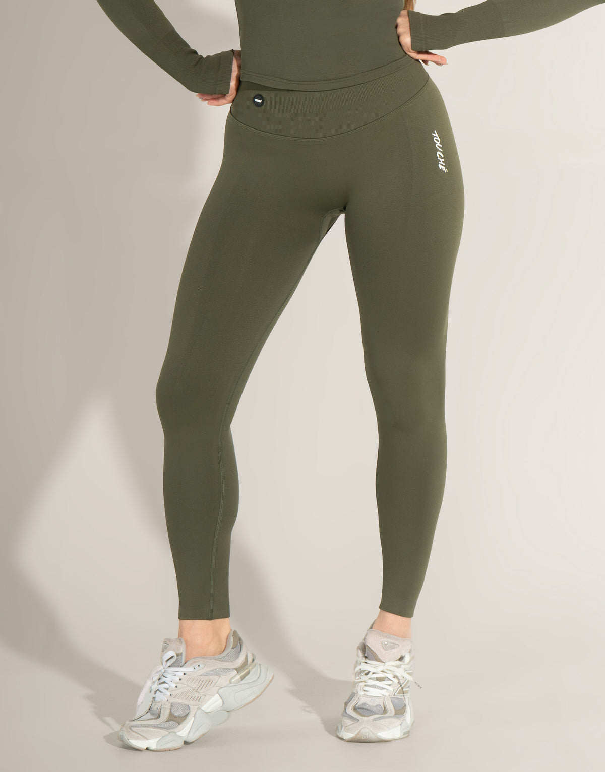 SPARK GREEN SEAMLESS
