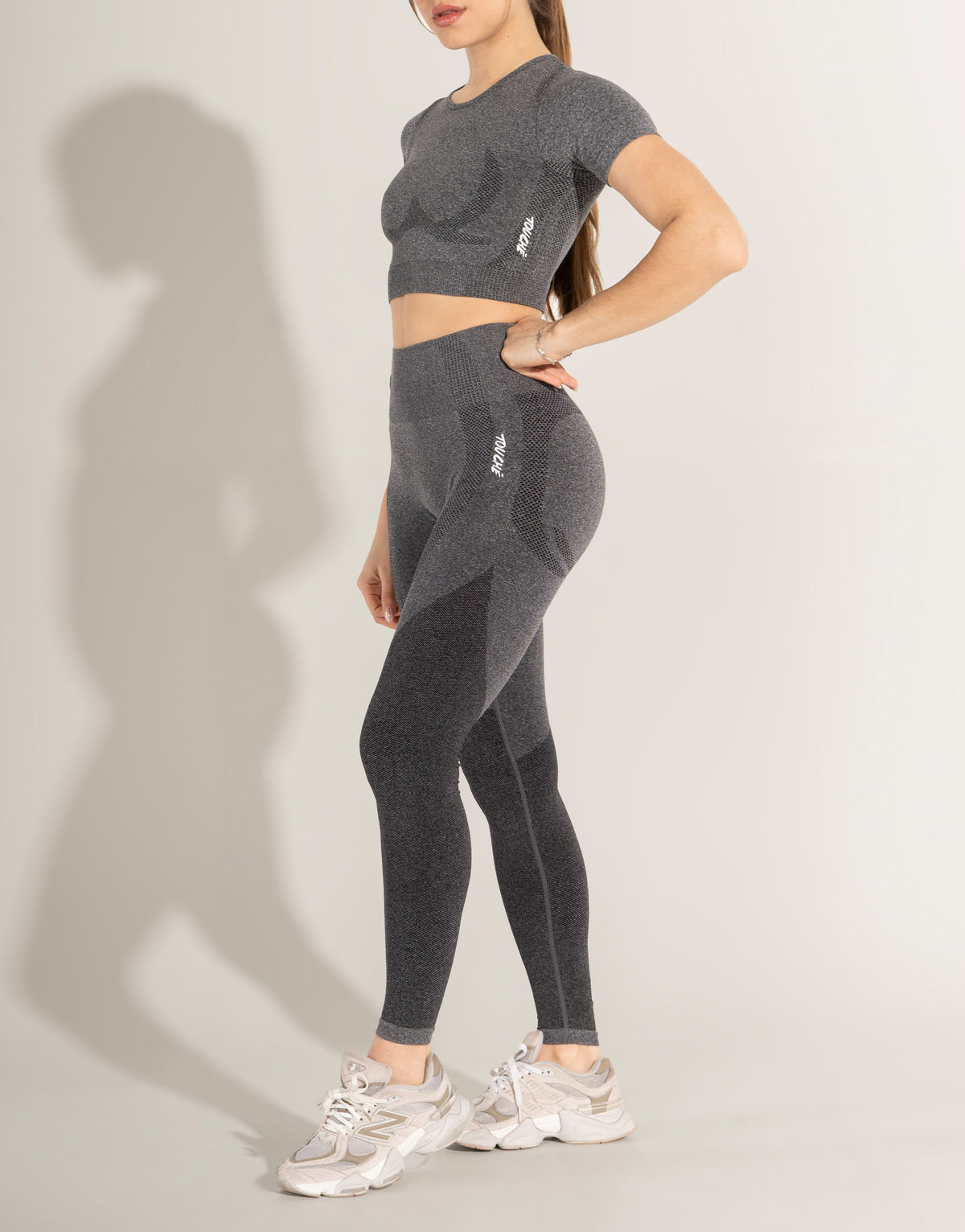 DRIFT GREY SEAMLESS
