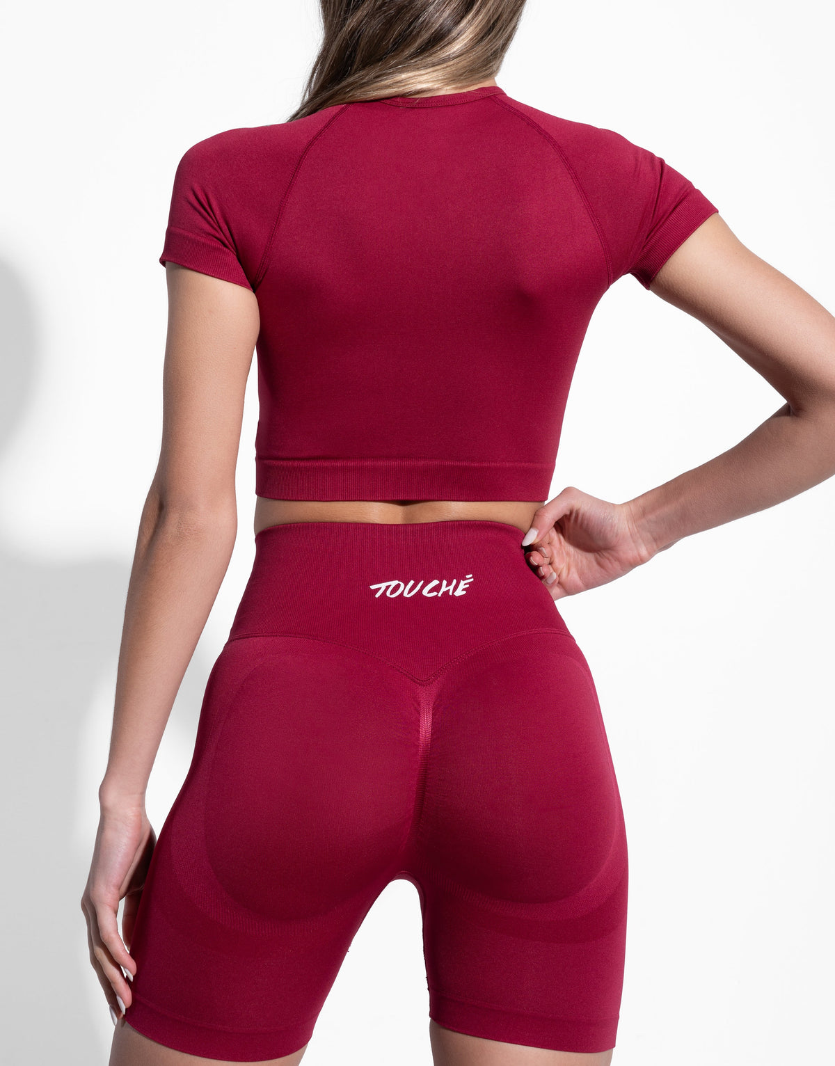 PERFORMANCE BURGUNDY TOP SEAMLESS