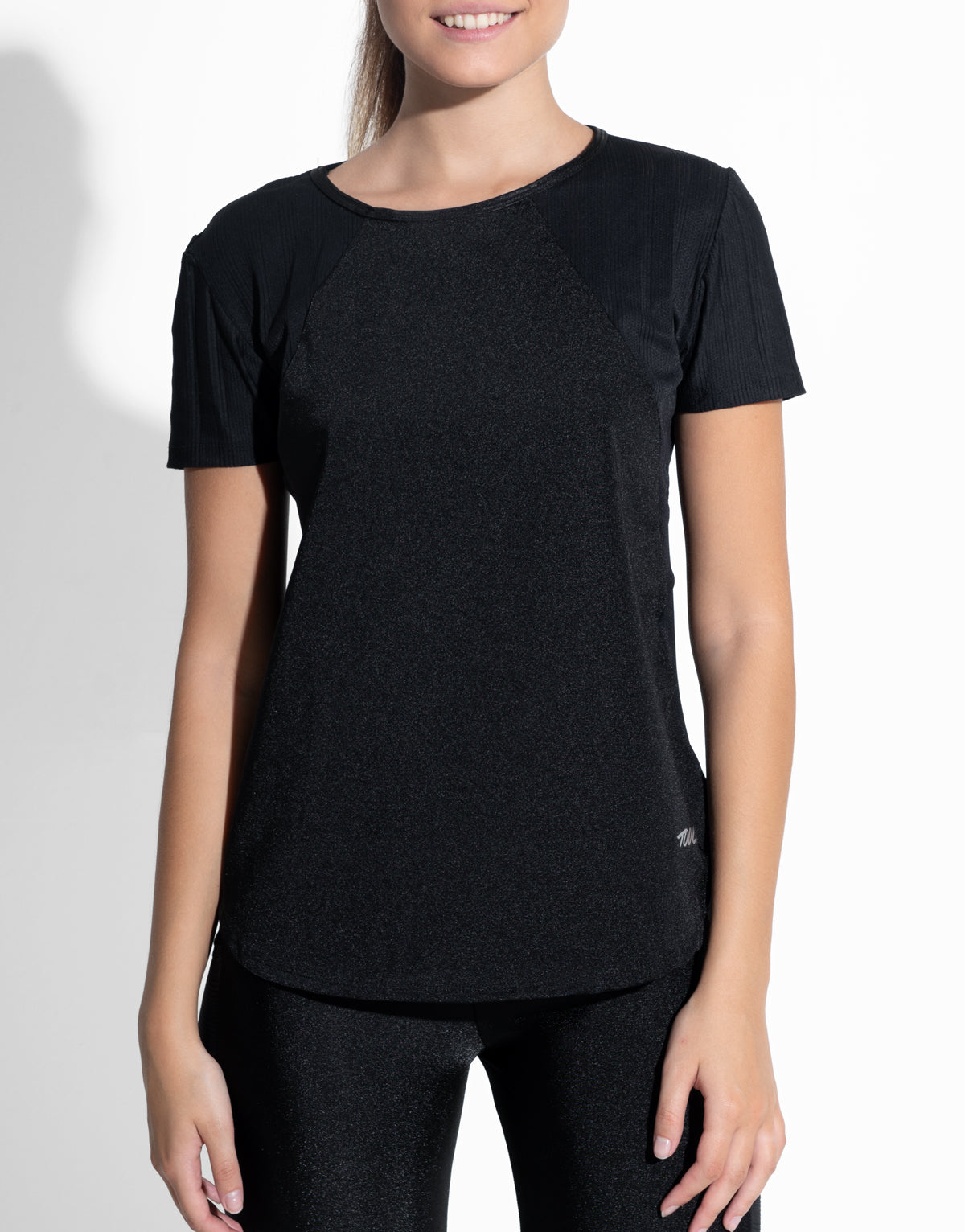 BREEZY NOIR TEE