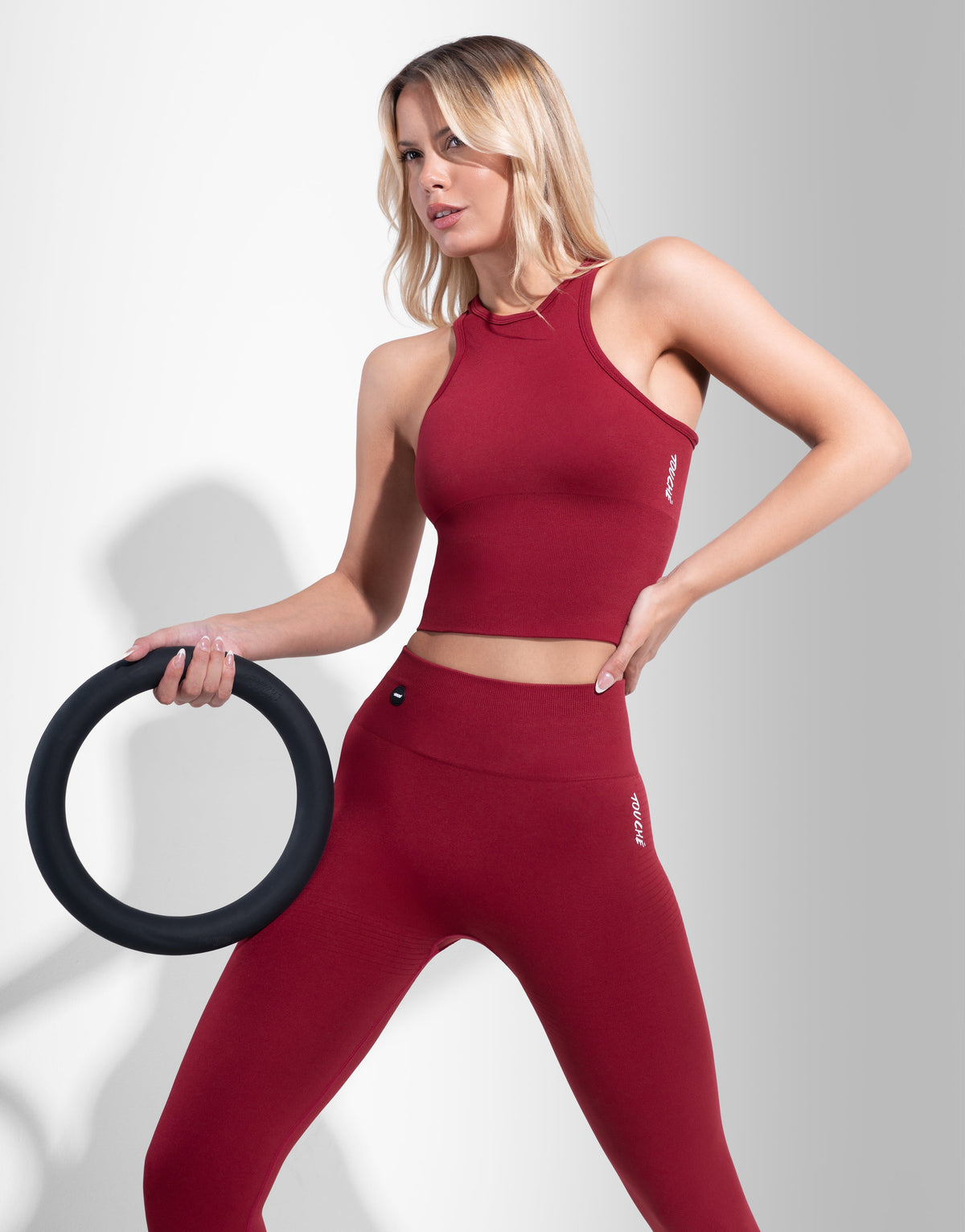 BASIC BURGUNDY SEAMLESS