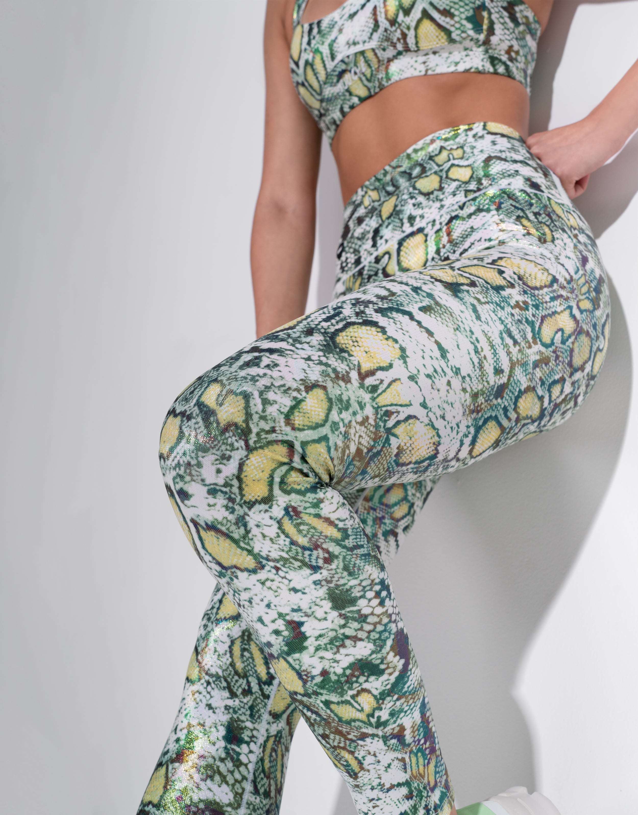 SNAKE IVY