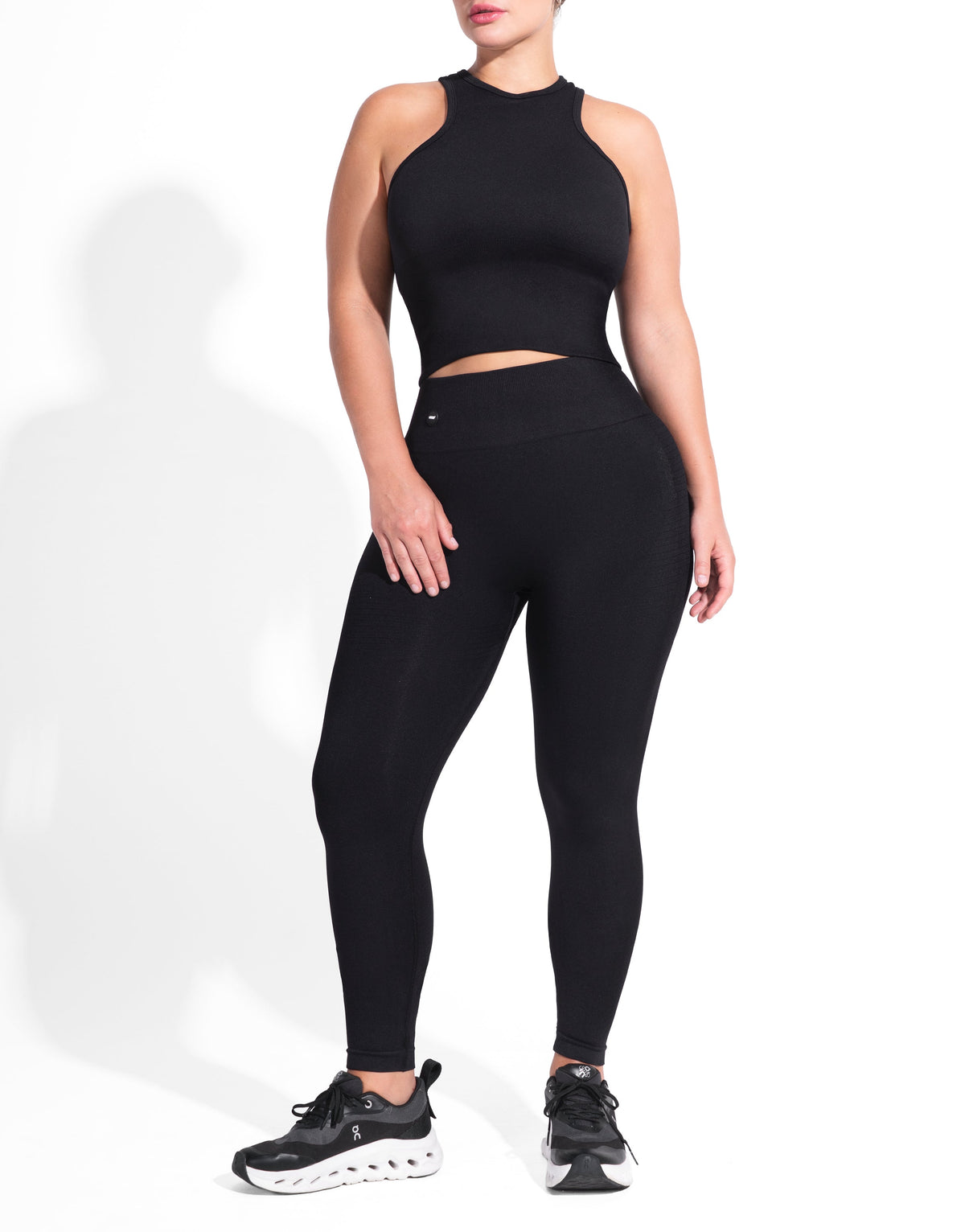 BASIC BLACK SEAMLESS