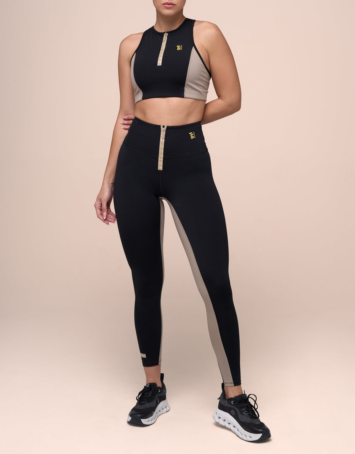 ZIPPED MOCHA TOP