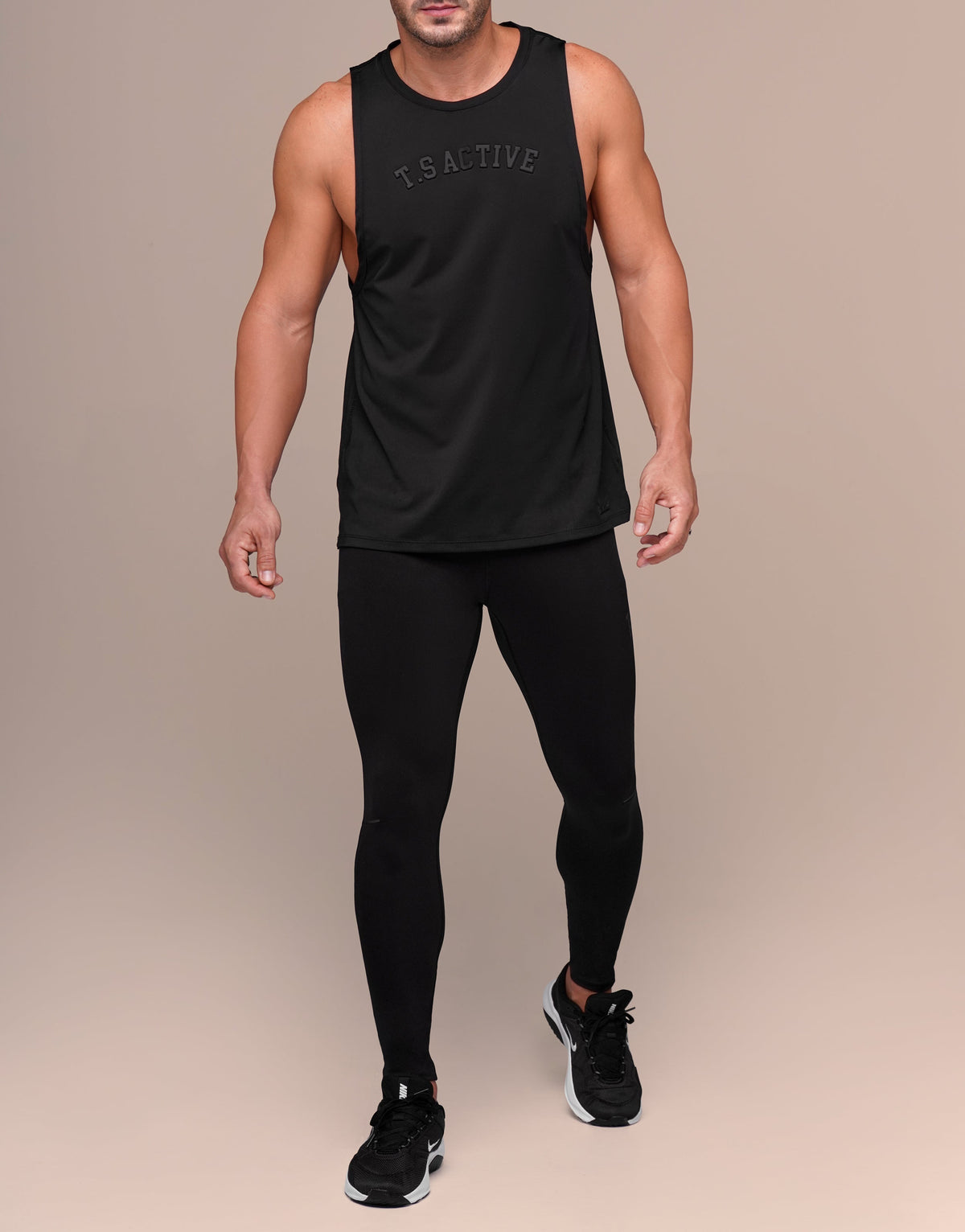 MUSCLE BLACK TEE