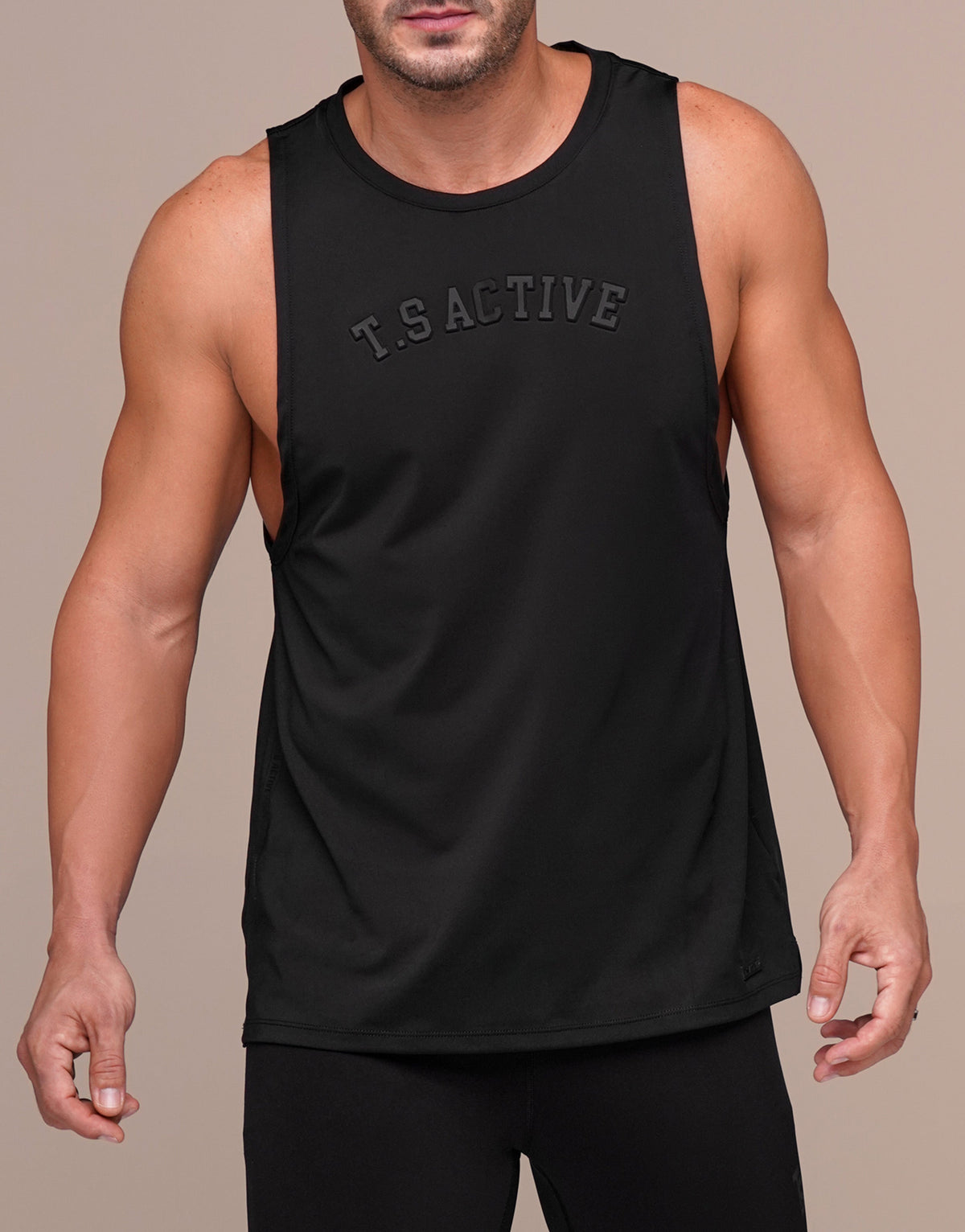 MUSCLE BLACK TEE